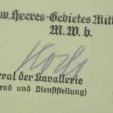 Kriegsverdienstkreuz, 2. Klasse mit Schwertern Urkunde für einen Wachtmeister d. Schutzpolizei - Rudolf Koch-Erpach. - Foto 2