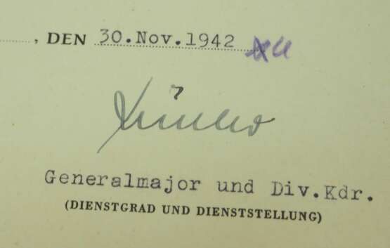 Kriegsverdienstkreuz, 2. Klasse mit Schwertern Urkunde für einen Obergefreiten der Krankenkraftw. Zug 2/211 - Richard Müller. - photo 2
