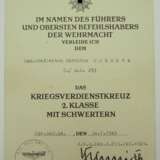 Kriegsverdienstkreuz, 2. Klasse mit Schwertern Urkunde für einen Sanitäts-Gefreiten der 5./ A.R. 253 - Richard Schmidt. - фото 1