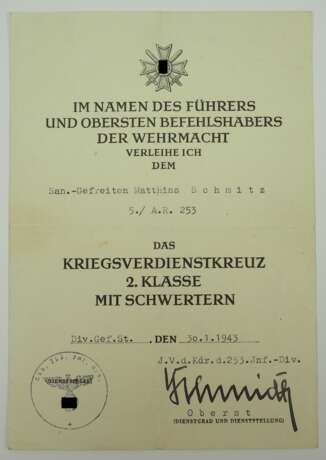 Kriegsverdienstkreuz, 2. Klasse mit Schwertern Urkunde für einen Sanitäts-Gefreiten der 5./ A.R. 253 - Richard Schmidt. - photo 1