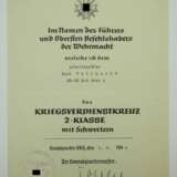 Kriegsverdienstkreuz, 2. Klasse mit Schwertern Urkunde für einen Arbeitsprüfer der RB-GK Mot Werke 4 - Alfred Toppe. - photo 1