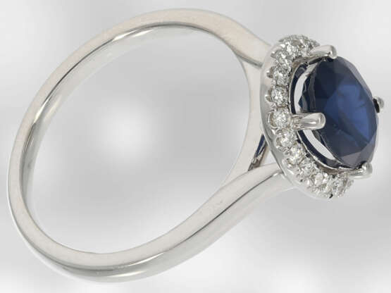 Ring: sehr schöner vintage Saphir/Brillant-Ring aus 14K Weißgold, ungetragen - фото 2