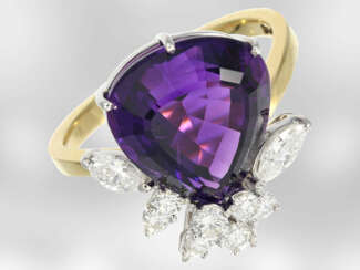 Ring: ausgefallener, neuwertiger Damenring mit feinem Diamantbesatz und großem Amethyst, insgesamt ca. 8,7ct, Handarbeit, 14K Gold