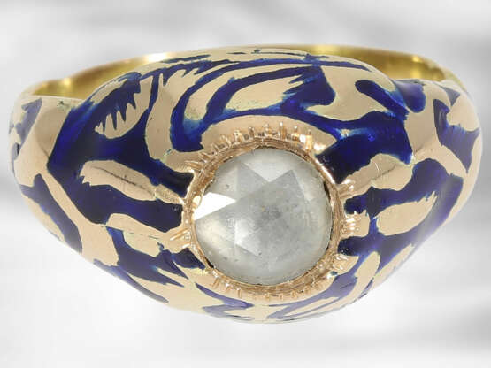 Ring: ausgefallener, emaillierter Goldschmiedering mit Diamantbesatz, vermutlich aus der Zeit des Jugendstils - Foto 3