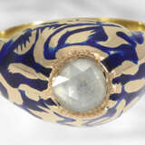 Ring: ausgefallener, emaillierter Goldschmiedering mit Diamantbesatz, vermutlich aus der Zeit des Jugendstils - photo 3