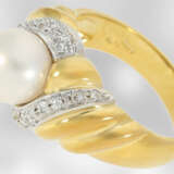 Ring: schöner Damenring aus 18K Gold, besetzt mit Brillanten und einer Zuchtperle, Handarbeit - фото 1