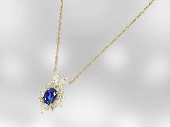 Kette/Collier: zierliches Collier mit Saphir und Diamanten, insgesamt ca. 2ct, 14K und 18K Gold - фото 2