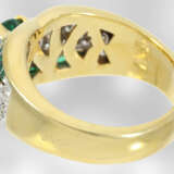 Ring: sehr dekorativer Smaragd-/Brillantring, insgesamt ca. 1,74ct, 18K Gelbgold, hochwertiger Markenschmuck Damiani, Italien - фото 3