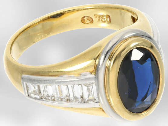 Ring: neuwertiger klassischer Saphirring mit Diamanten, insgesamt ca. 3,48ct, 18K Gold - Foto 4