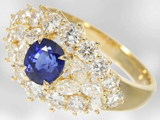 Ring: hochfeiner Saphir-/Diamantring, insgesamt ca. 2,79ct, 18K Gelbgold, Hofjuwelier Roesner - Foto 2