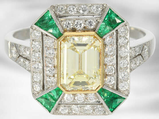 Ring: sehr wertvoller antiker Platinring mit Brillant-/Smaragdbesatz sowie schönem fancy Diamant von ca. 1ct, Handarbeit - photo 1