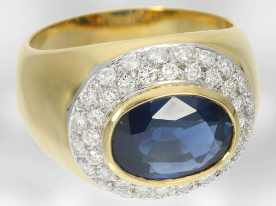 Ring: klassischer hochwertiger Saphirring mit Brillanten, insgesamt ca. 3,3ct, 18K Gold, Hofjuwelier Roesner - фото 2