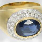 Ring: klassischer hochwertiger Saphirring mit Brillanten, insgesamt ca. 3,3ct, 18K Gold, Hofjuwelier Roesner - photo 2