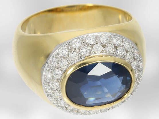 Ring: klassischer hochwertiger Saphirring mit Brillanten, insgesamt ca. 3,3ct, 18K Gold, Hofjuwelier Roesner - photo 3