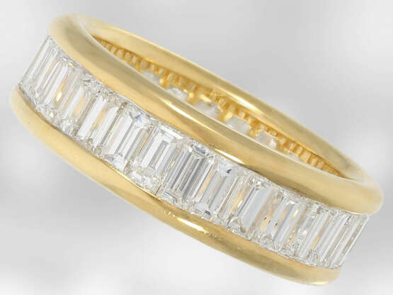 Ring: luxuriöser Memoirering mit sehr hochwertigem Diamantbesatz, insgesamt. 4,34ct, 18K Gelbgold - photo 2