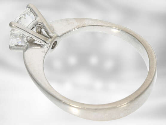 Ring: hochwertiger, weißgoldener vintage Solitär-Brillantring, ca.1,15 ct, mit aktuellem Zertifikat - Foto 2