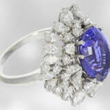 Ring: exklusiver und ausgesprochen schöner Tansanit/Diamant-Goldschmiedering aus Platin, insgesamt ca. 10,7ct, Hofjuwelier Roesner - Foto 3