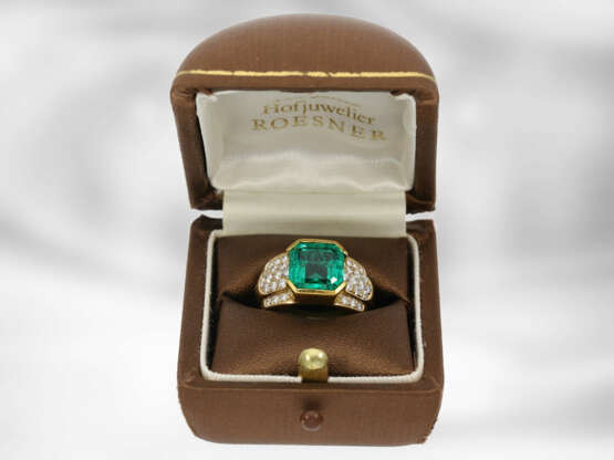 Ring: exklusiver und äußerst hochwertiger Smaragd/Brillantring, hochfeiner Smaragd von ca. 3,97ct, neuwertig, Hofjuwelier Roesner, NP ca. DM 60.000,- - Foto 1