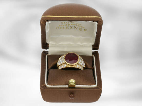 Ring: massiv gefertigter und ehemals sehr teurer Rubin/Brillantring aus 18K Gold, Hofjuwelier Roesner, Jubiläumsanfertigung von 1977 - photo 2