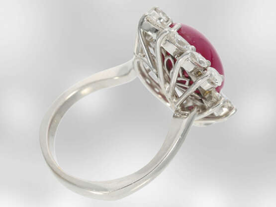 Ring: hochfeiner Brillant/Diamant-Goldschmiedering mit äußerst hochwertigem Sternrubin von ca. 7ct, Hofjuwelier Roesner - Foto 3