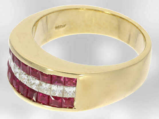Ring: attraktiver gelbgoldener Rubin-/Diamantring, insgesamt ca. 1,24ct, 18K Gold, Hofjuwelier Roesner - photo 2