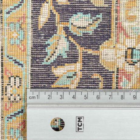 Orientteppich aus Seide. GHOM/PERSIEN, 20. Jahrhundert, ca. 154x105 cm. - Foto 4