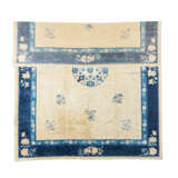 Teppich. CHINA, 1. Hälfte 20. Jahrhundert, 350x280 cm. - photo 2