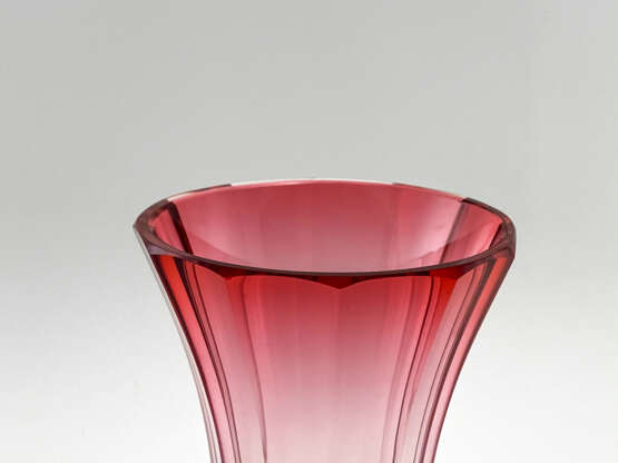 Вазочка из малинового стекла "Пурпур". Чехия ручная работа 1930 гг. Glass Mixed media 1930 - photo 4