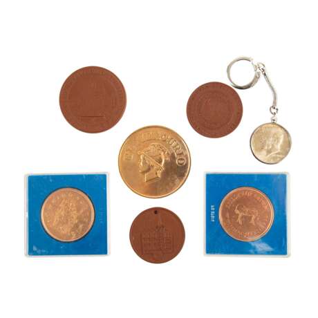 Konvolut aus Medaillen, Münzen & Briefmarken - photo 3