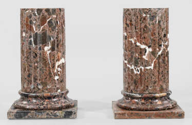 Paar kleine Marmor-Säulen