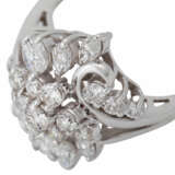 Ring mit Brillanten und Navette-Diamanten zusammen ca. 2,37 ct, - Foto 5