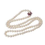 Akoya Perlenkette mit edelsteinbesetzter Schließe, - photo 4