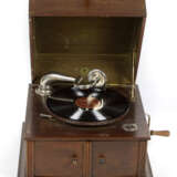 Grammophon mit Platten - Foto 1