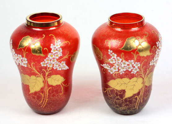 Vasenpaar mit Emaillemalerei - Foto 1