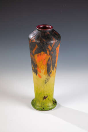 Vase mit Kornelkirsche - Foto 1