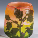 Vase mit Stechpalme - Foto 1