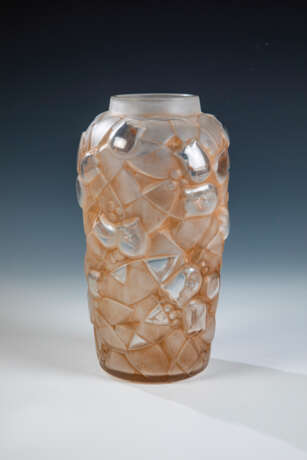 Vase mit Glockenblumen - Foto 1