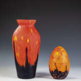 Eiförmige Dose und Vase - photo 1