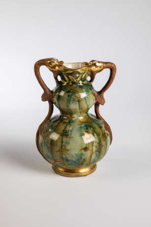 Vase mit Drachenhenkel - Foto 1