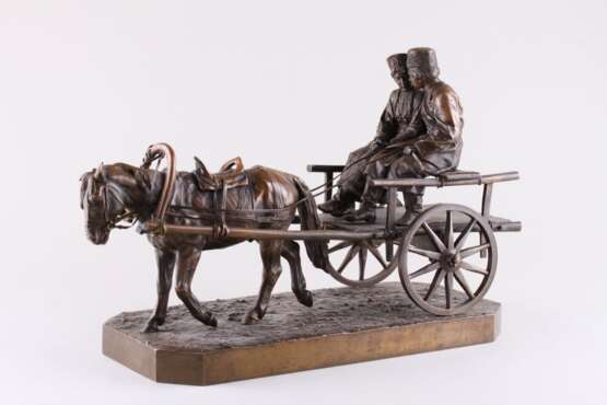Скульптура Молодой казак с казачкой в возке Albert Moritz Wolff (1854 - 1923) Bronze Molding Genre art 1900-е годы - photo 1