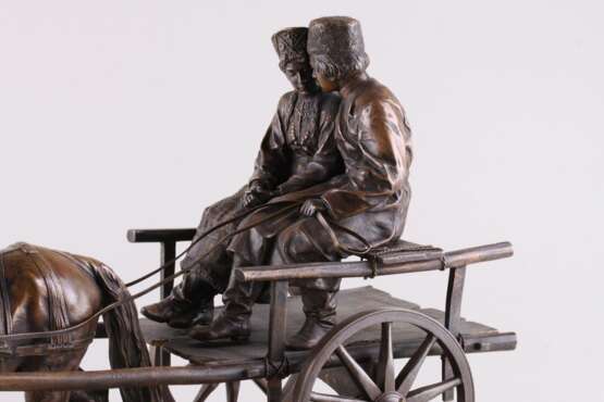 Скульптура Молодой казак с казачкой в возке Albert Moritz Wolff (1854 - 1923) Bronze Molding Genre art 1900-е годы - photo 2