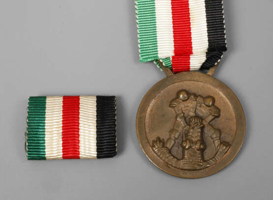 Medaille für den italienisch-deutschen Feldzug - фото 1