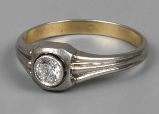 Ring mit Diamantbesatz - фото 1