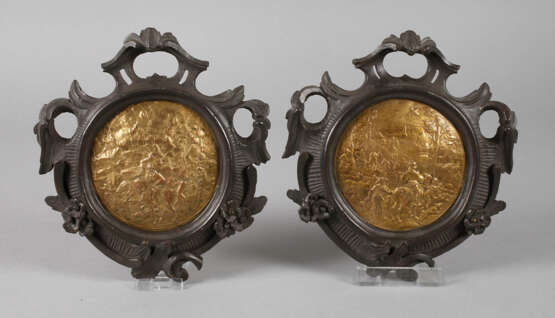 Paar Wandappliken mit Szenen des 16. Jahrhunderts - photo 1