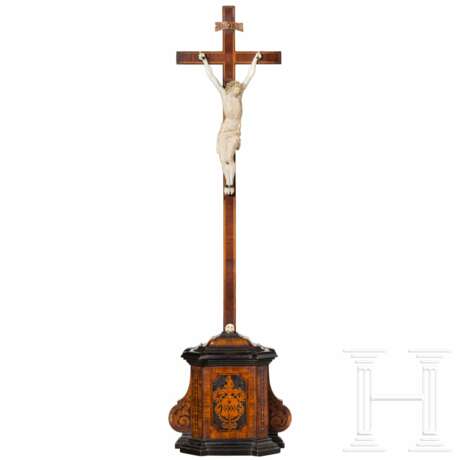 Barock-Kruzifix, süddeutsch, 17. Jahrhundert - photo 2
