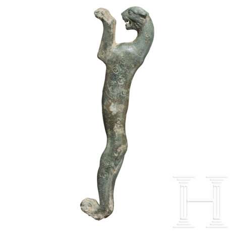 Bronzener Griff in Pantherform, römisch, 2. - 3. Jahrhundert - photo 1