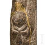Ägyptisierende Skulptur eines Schreitenden, rötlicher Granit - Foto 2