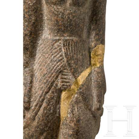 Ägyptisierende Skulptur eines Schreitenden, rötlicher Granit - Foto 8