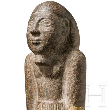 Ägyptisierende Skulptur eines Schreitenden, rötlicher Granit - Foto 9