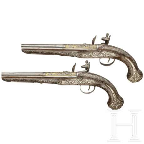 Ein Paar silbermontierte Luxus-Steinschlosspistolen, osmanisch, um 1820 - Foto 2